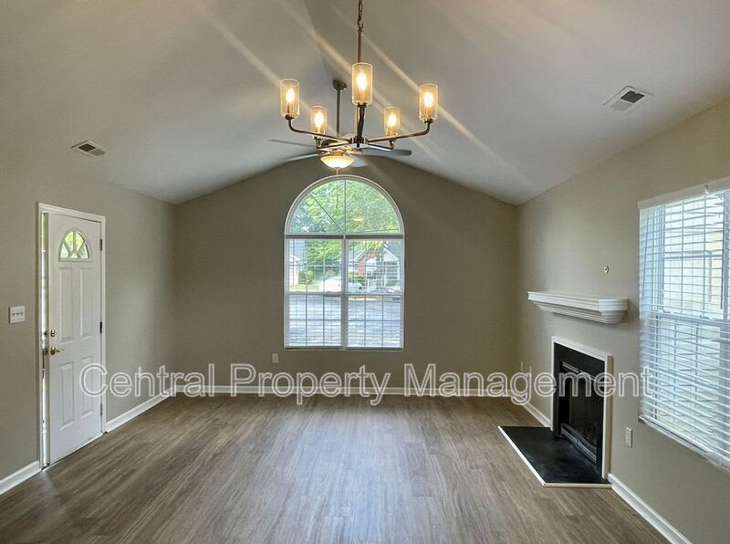 320 Woodruff Park Lane – photo 2