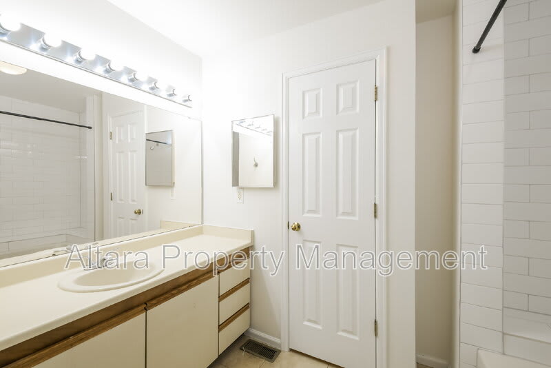 10041 E Mexico Ave – photo 4