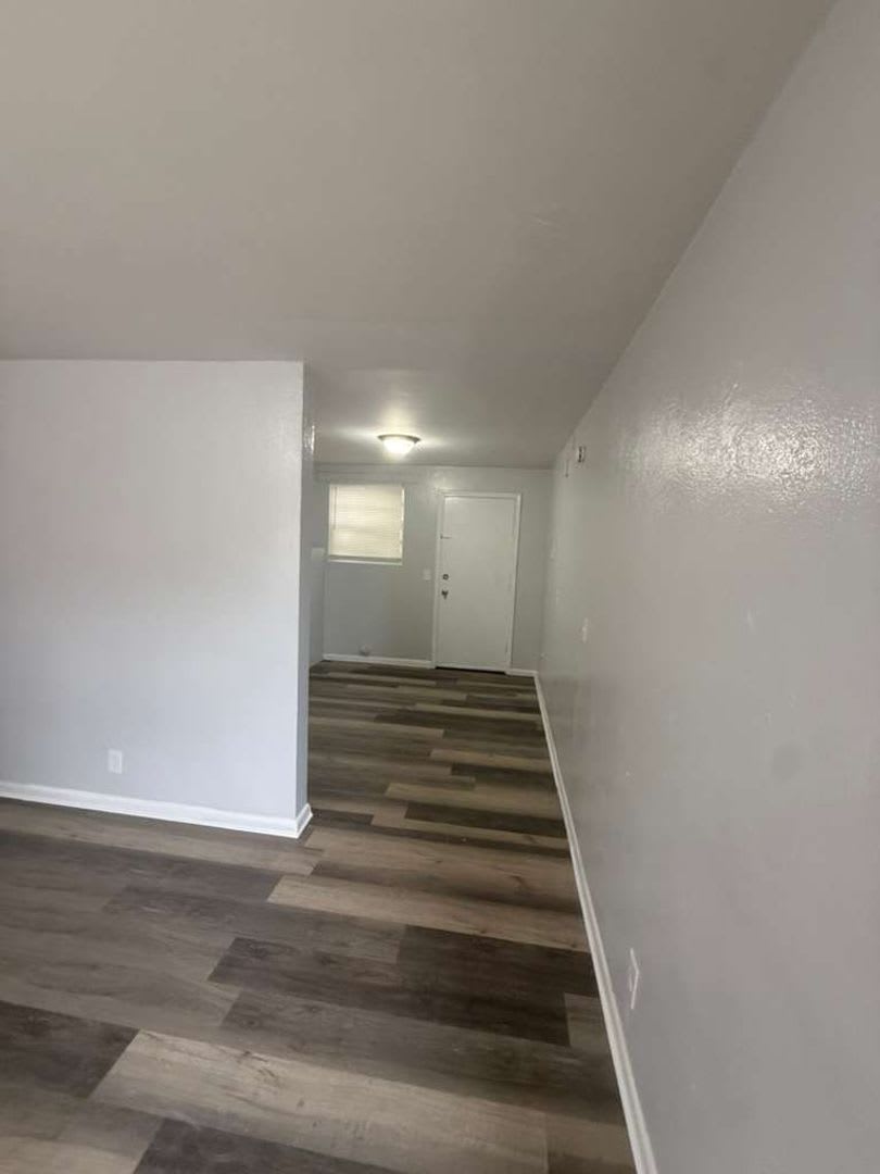1305 W 6th St #1-4 – photo 3