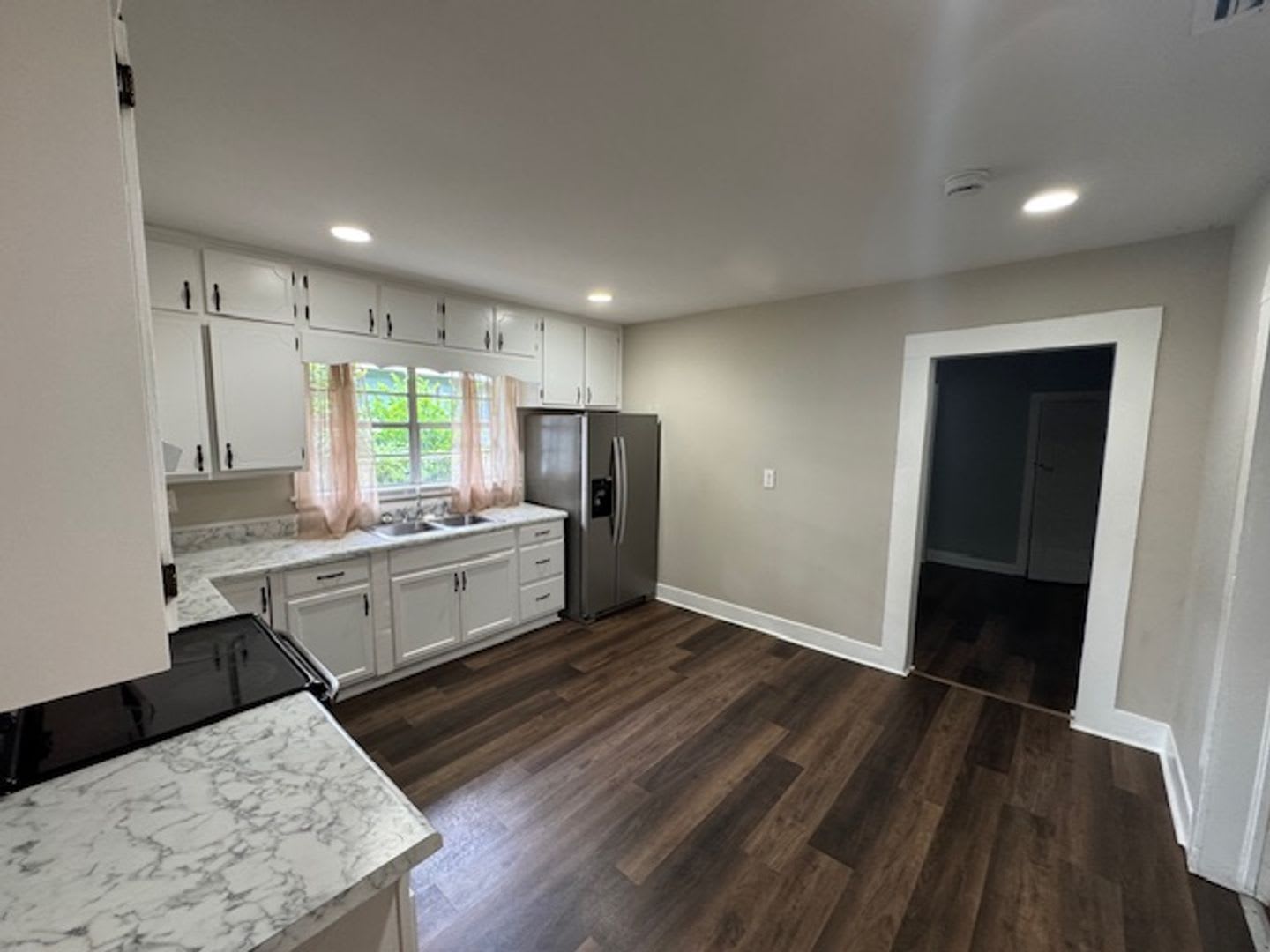 August Move In Special First Month Free Call Us Today – photo 4