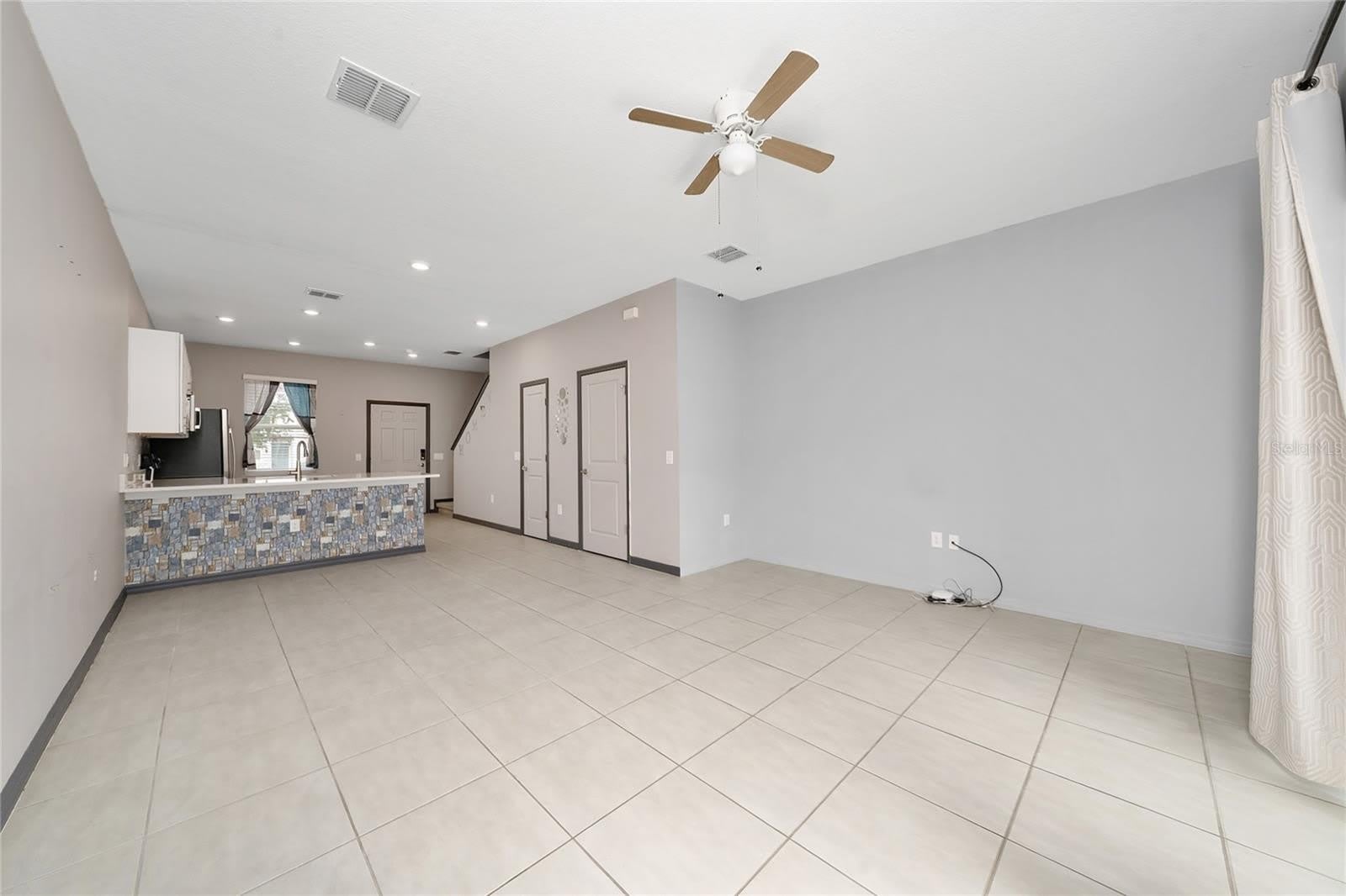 2060 VIEWFINDER Street – photo 5