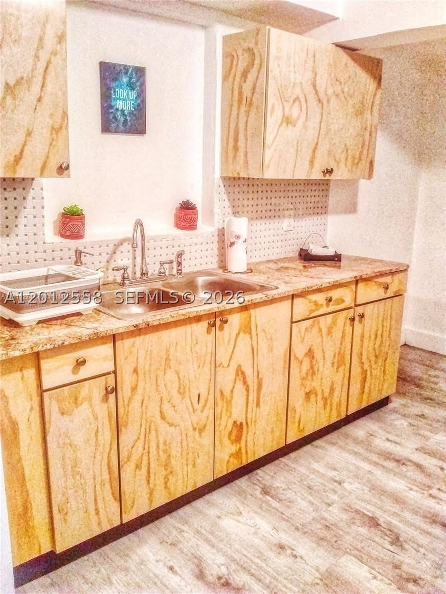 142 NE 56th St – photo 5