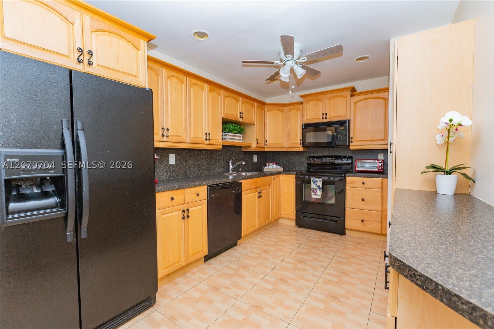 1055 Nw 83Rd Ave – photo 2