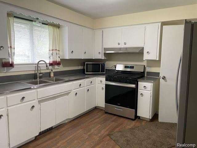 5122 W BRISTOL Road – photo 3