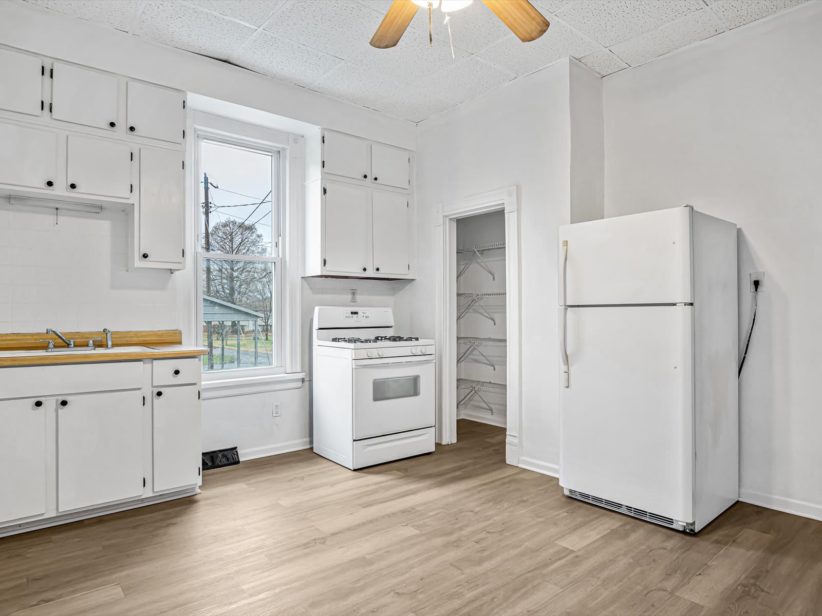 2928 Mary Irene Street – photo 5
