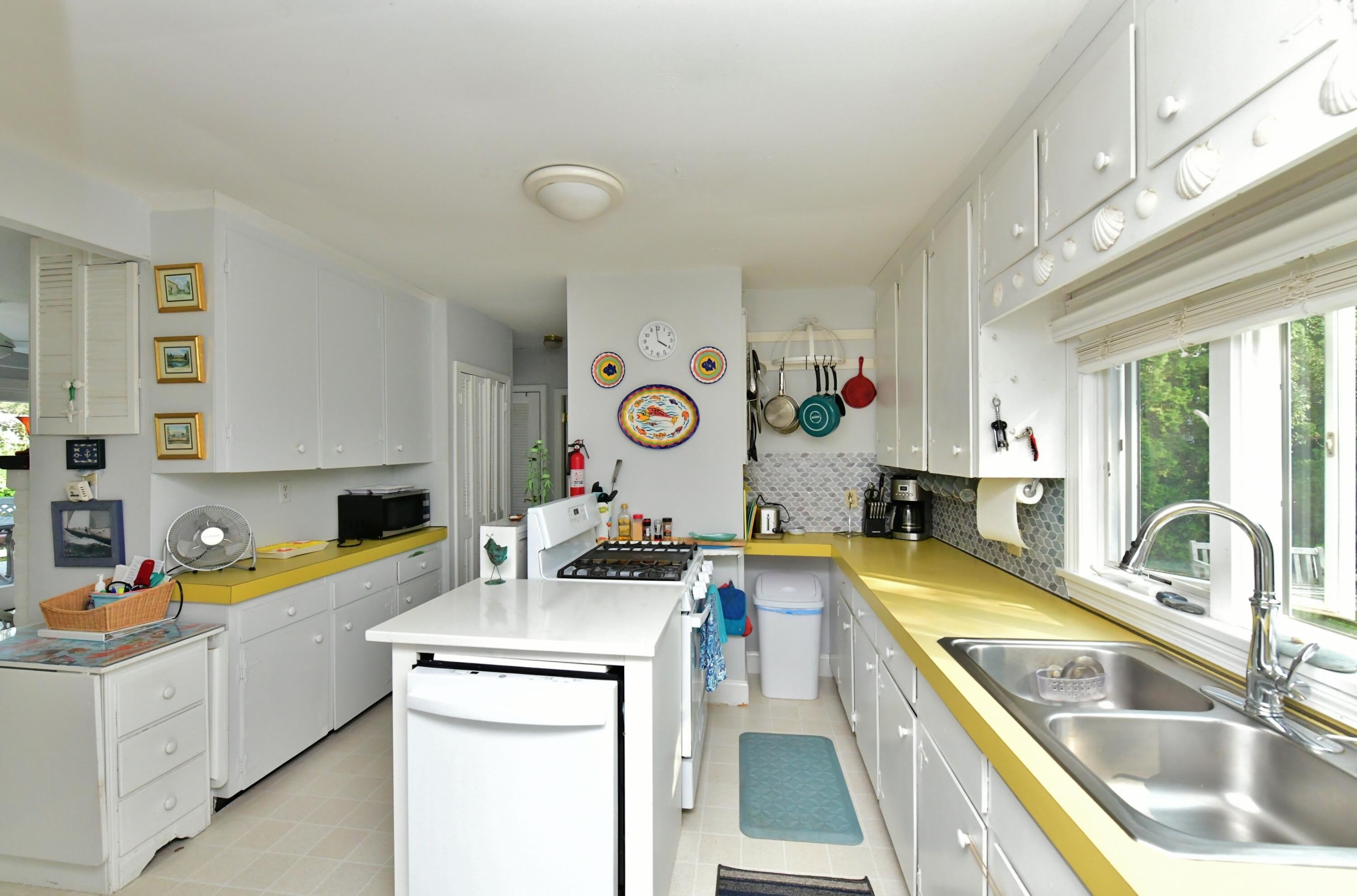 208 Standish Road – photo 3