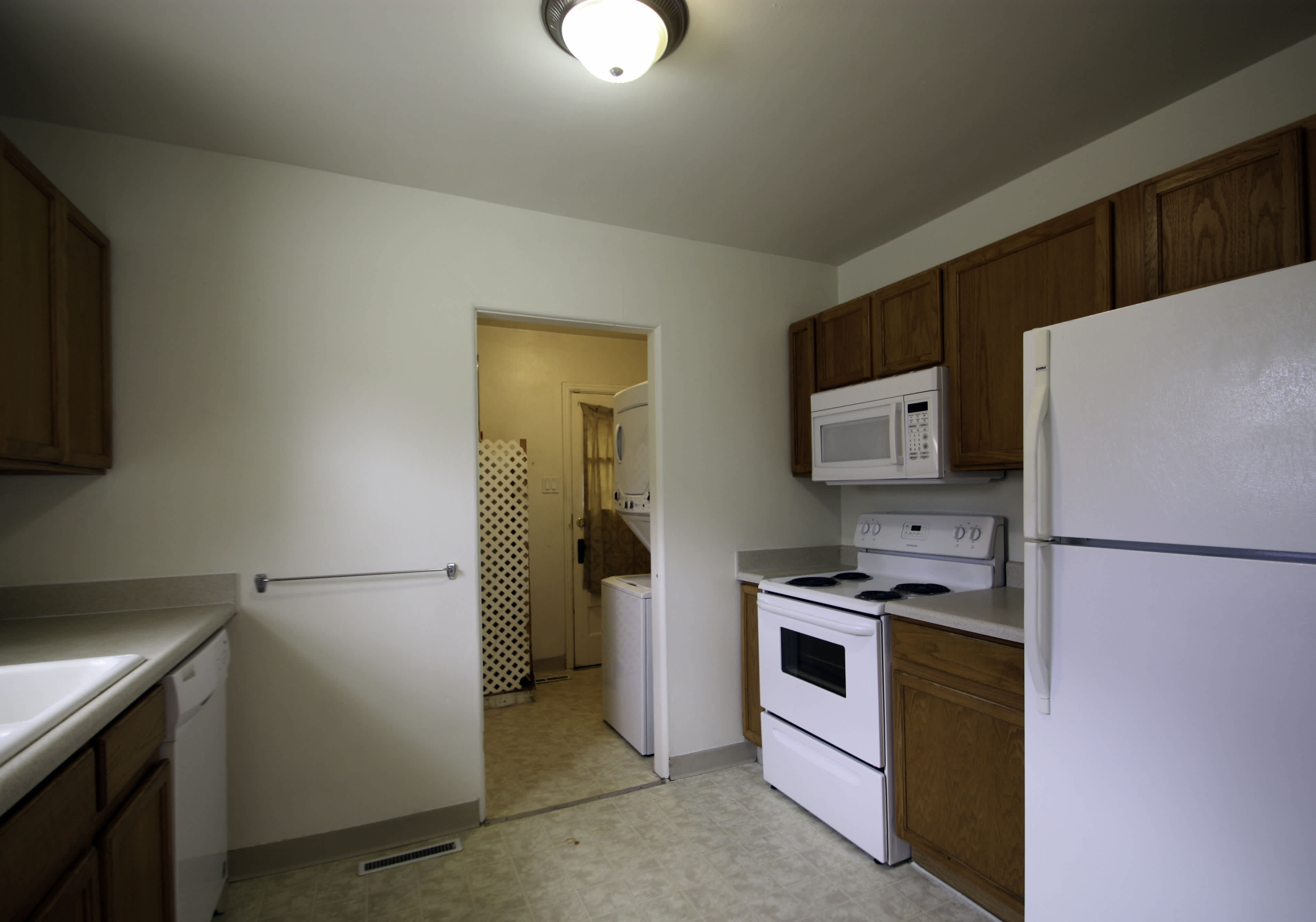 1125 Emporia St – photo 4