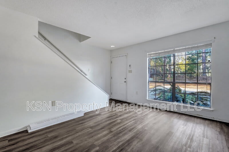 2220 East Victory Drive – photo 5
