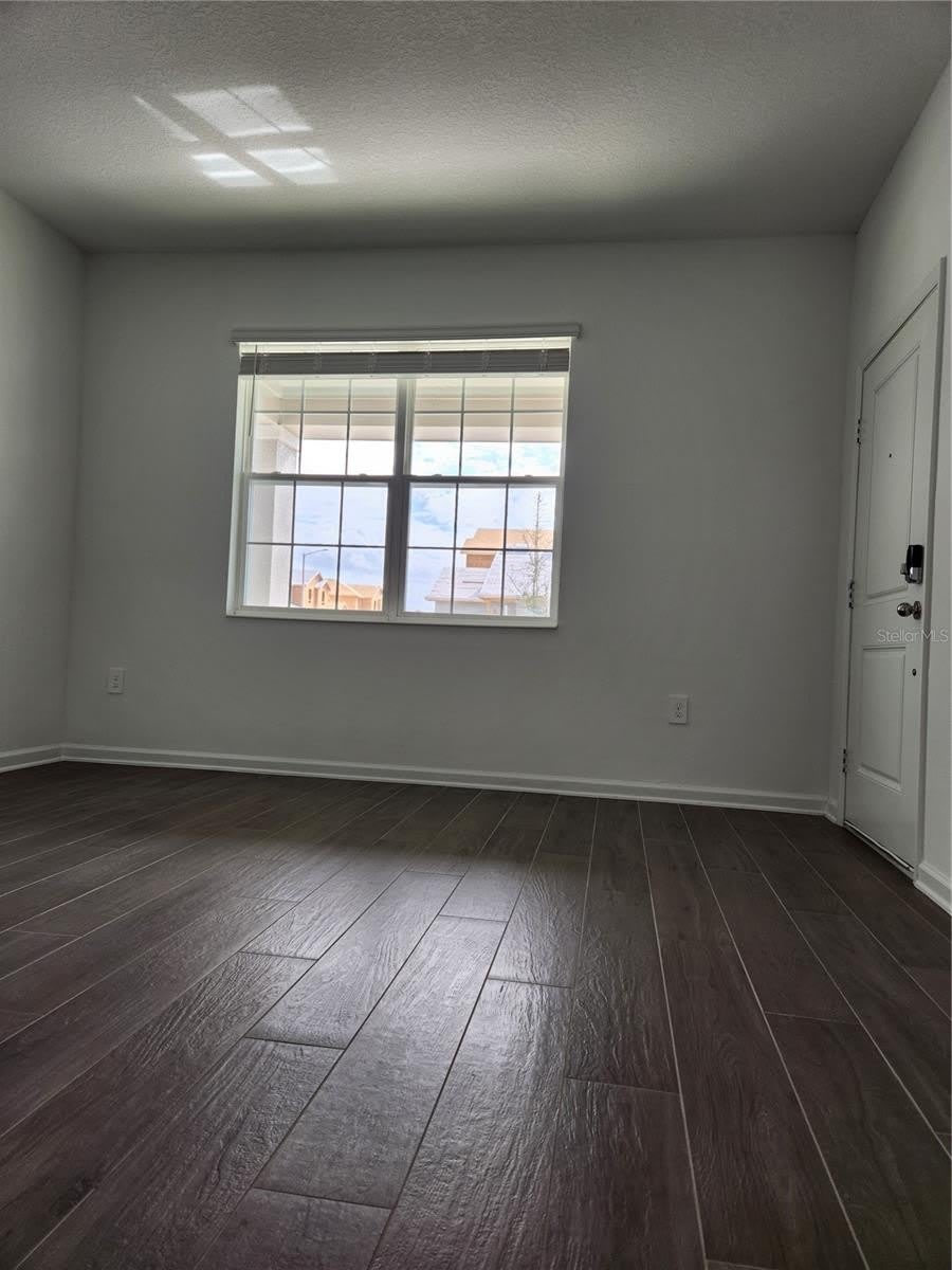 997 WATERFALL Boulevard – photo 5
