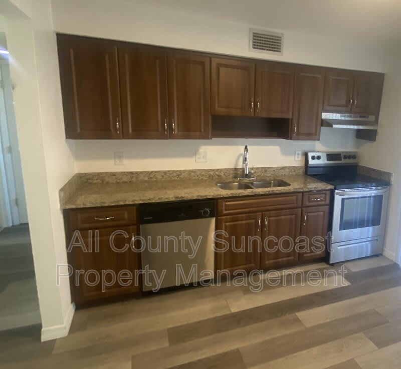 7450 35th St N #1003 – photo 3
