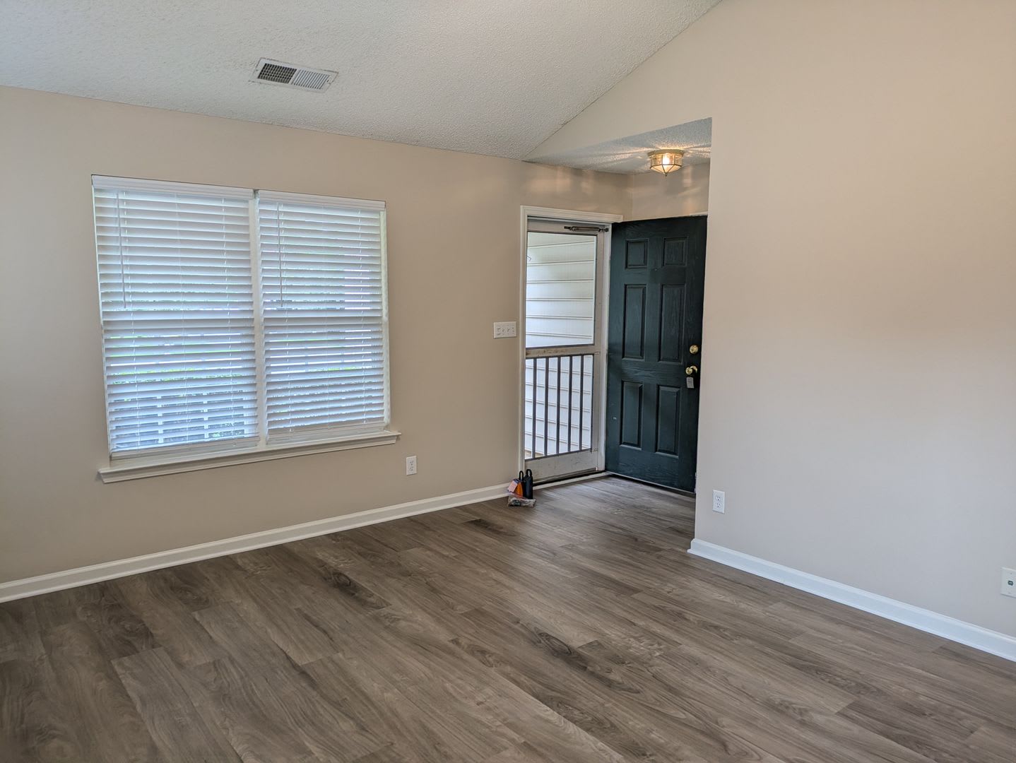 3 Bedroom Ranch In Tara S Trace – photo 2