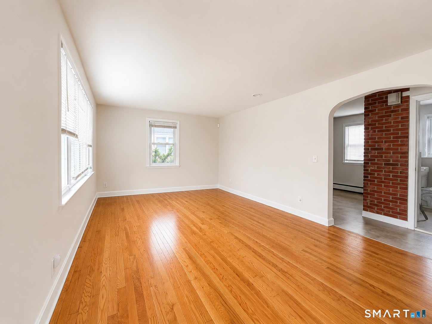 46 Myron Avenue – photo 2