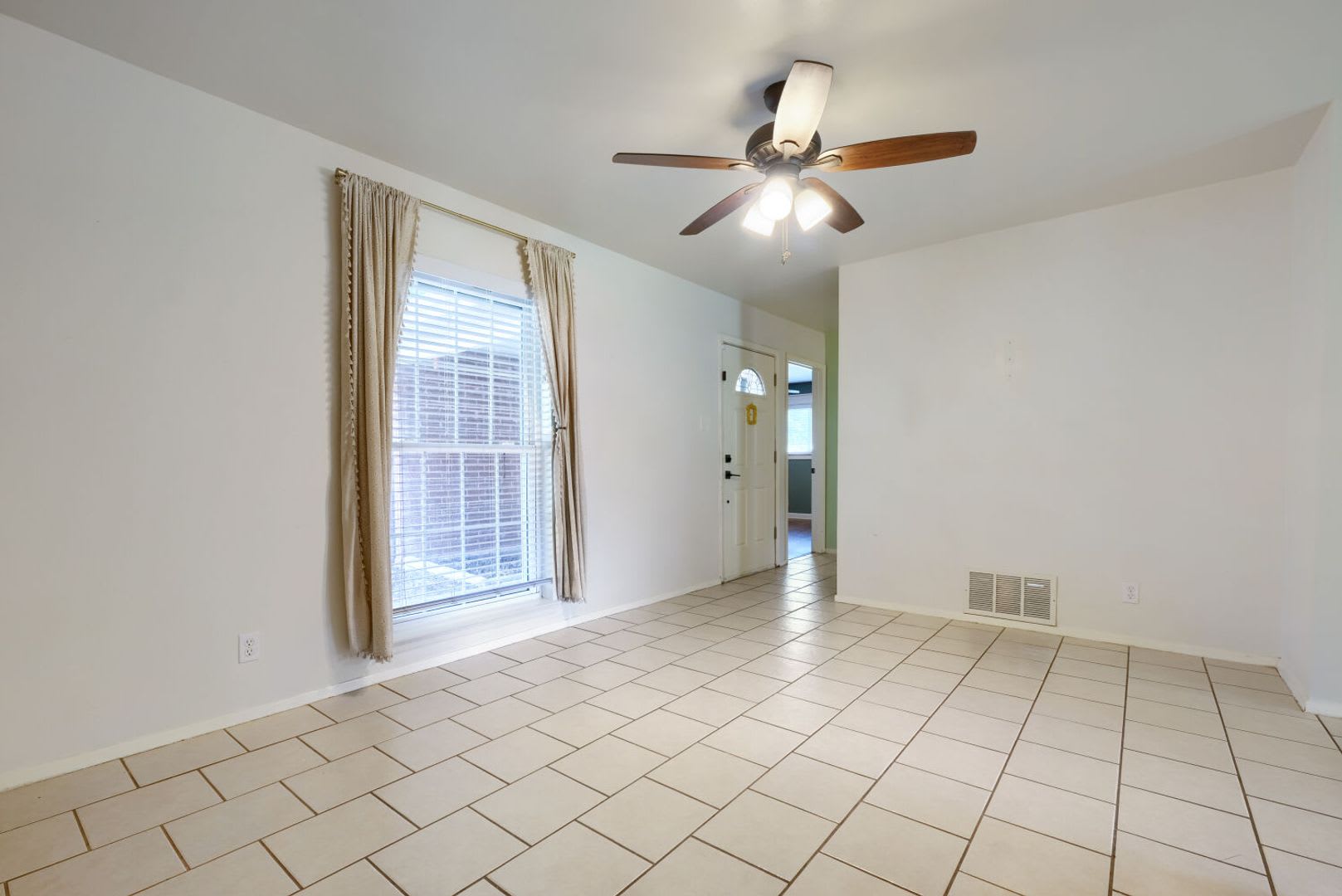 Great Location in the Heart of Schertz! – photo 3