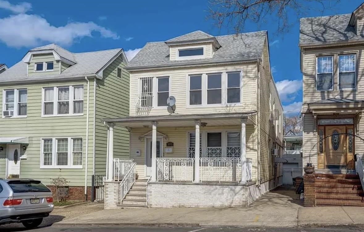 270 STEVENS AVE – photo 2