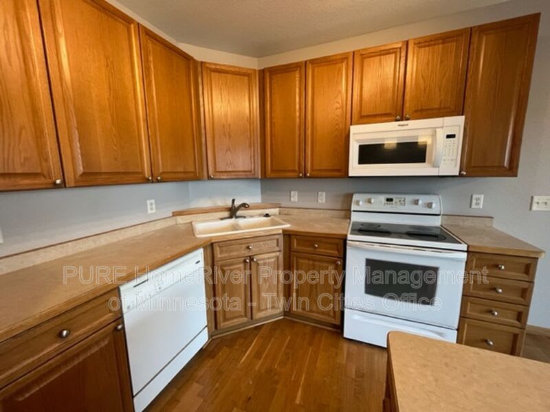 1800 Graham Ave – photo 3