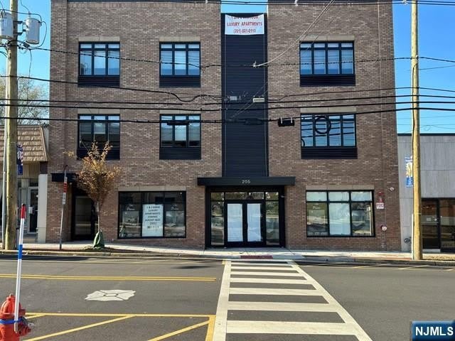 205-211 Stuyvesant Avenue – photo 1