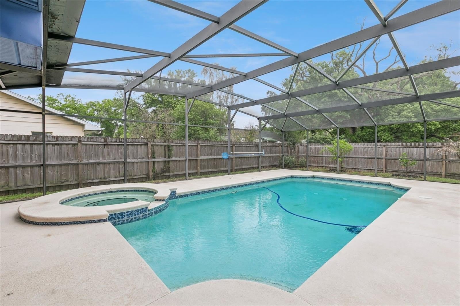 1711 CHARLESTON Lane – photo 2