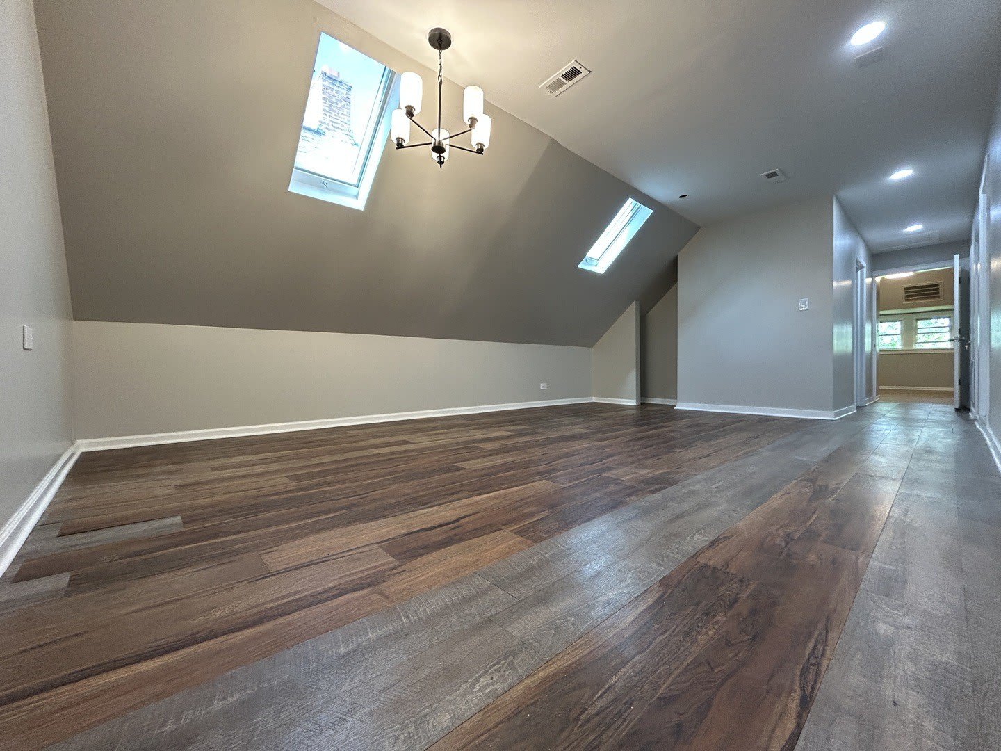 4834 N Ridgeway Avenue – photo 3