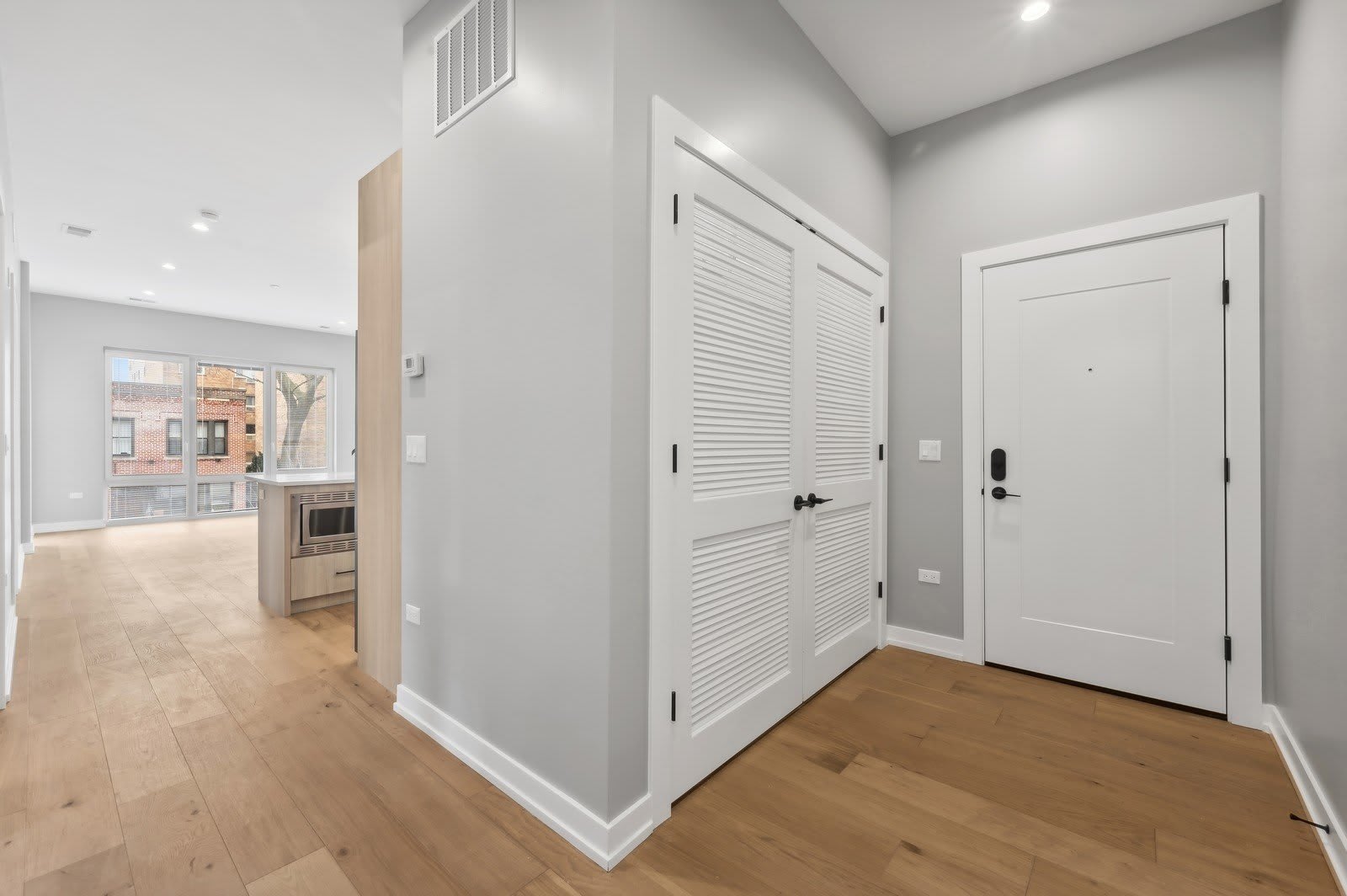 7006 N Glenwood Avenue – photo 4