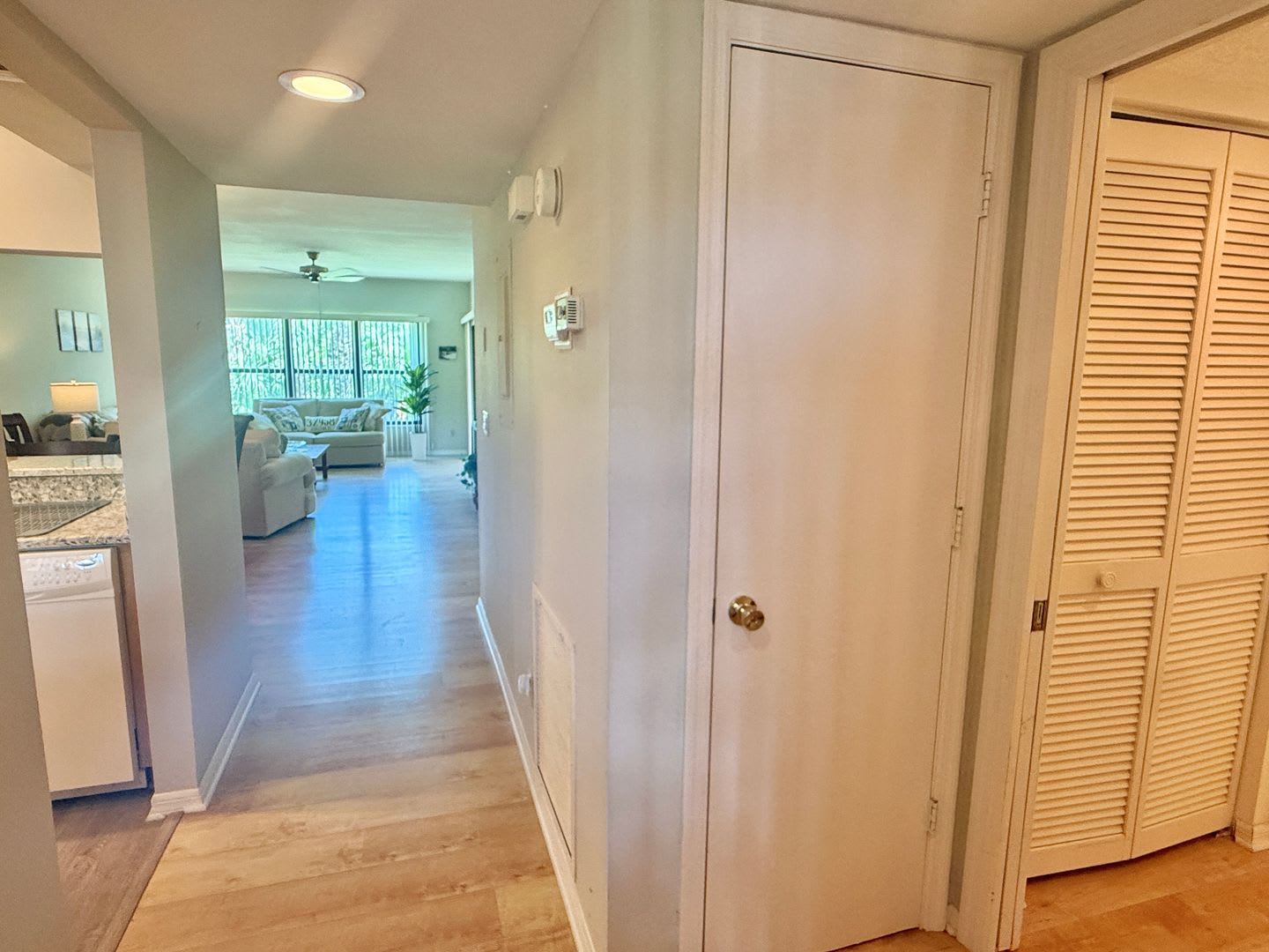 2 Br Condo W Community Pool Monthly Rental Available Jan 2026 Mar 31 2026 – photo 5