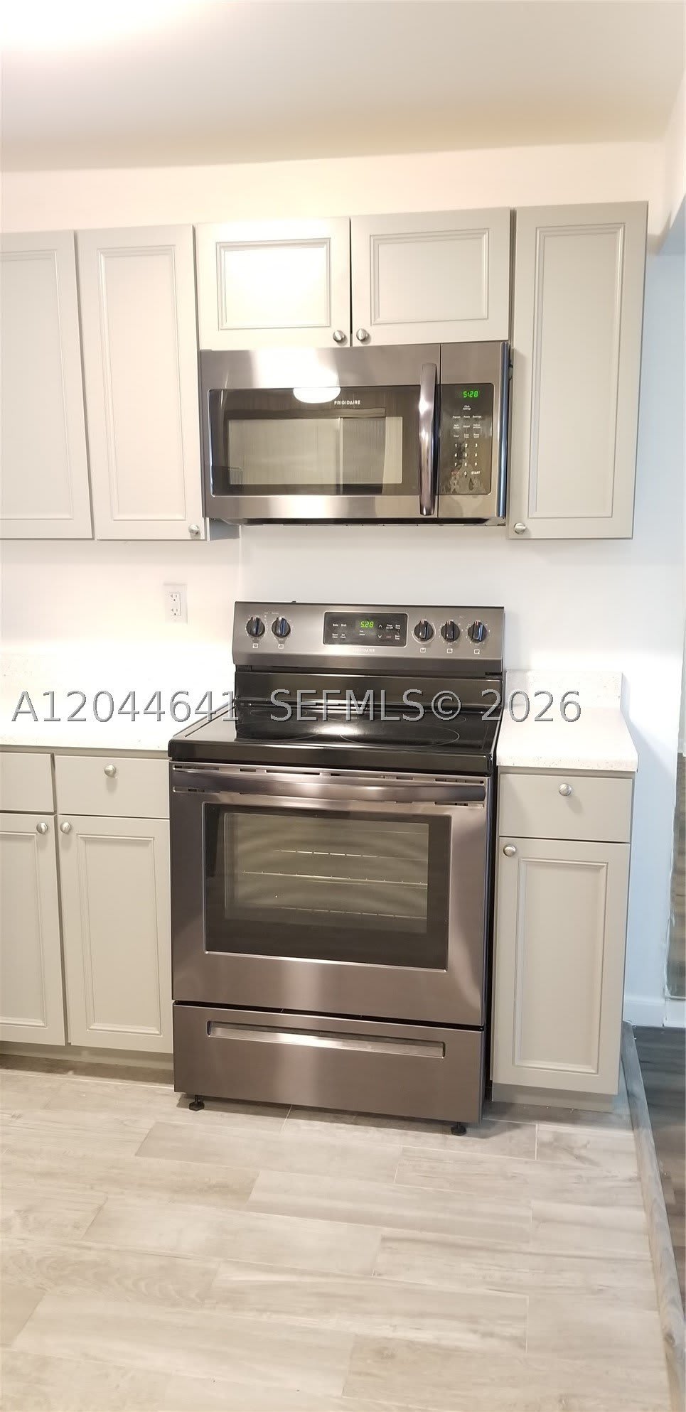 8130 Sunrise Lakes Blvd – photo 2