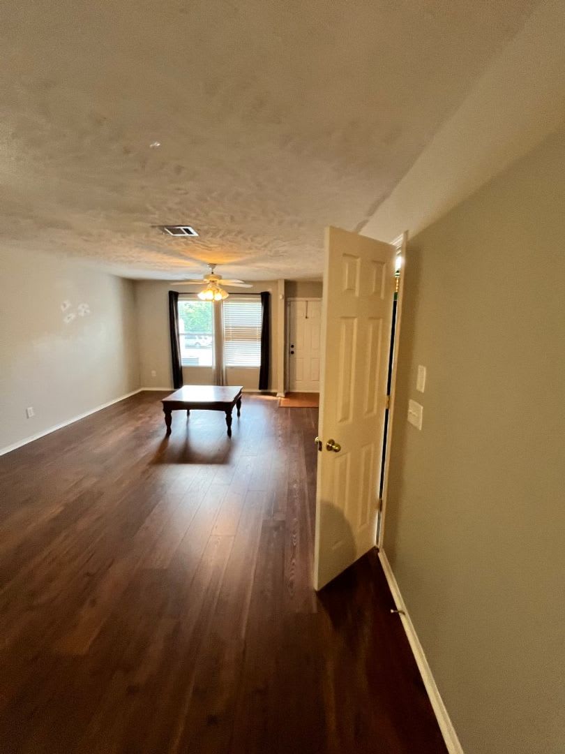 Prime Location Townhome – photo 4