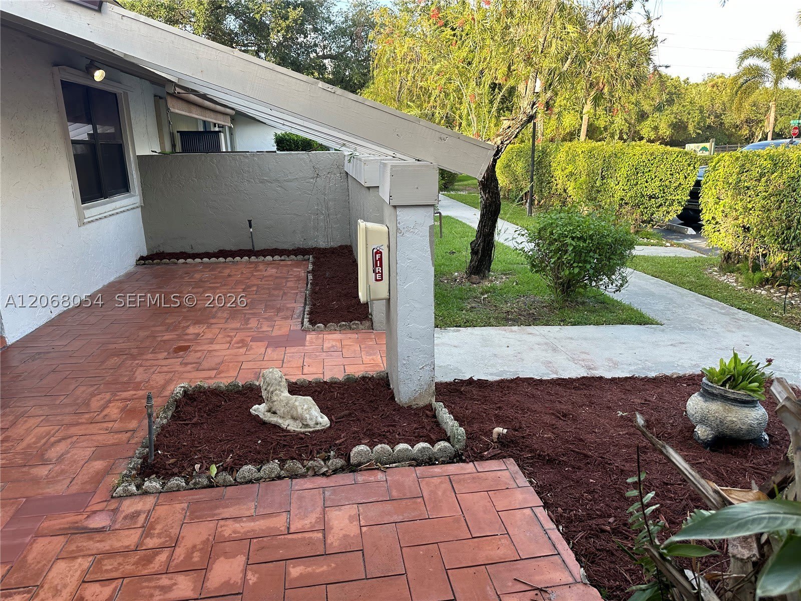 2902 SW 21st Ter – photo 2