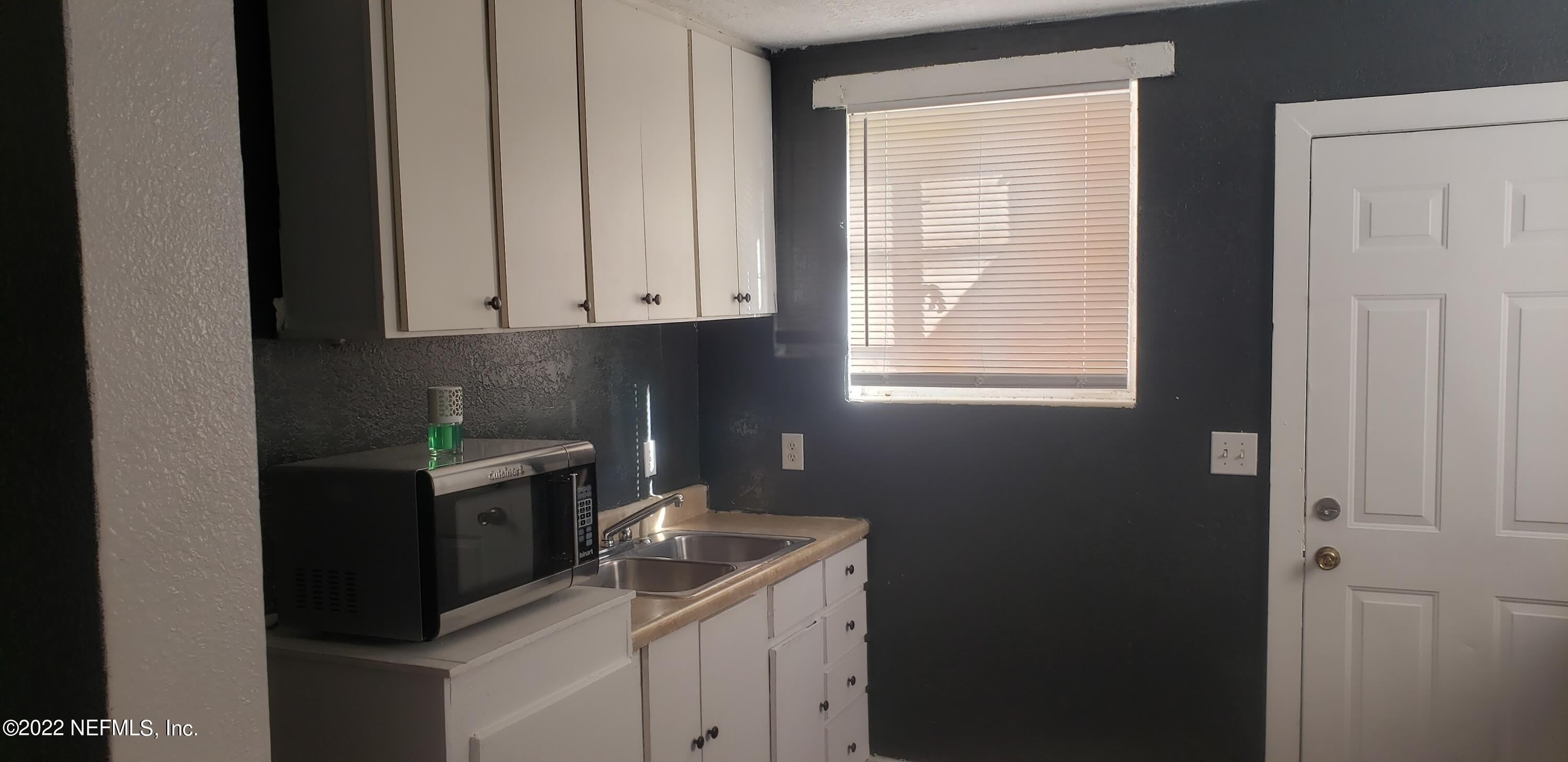 1923 FAIRFAX Street – photo 5
