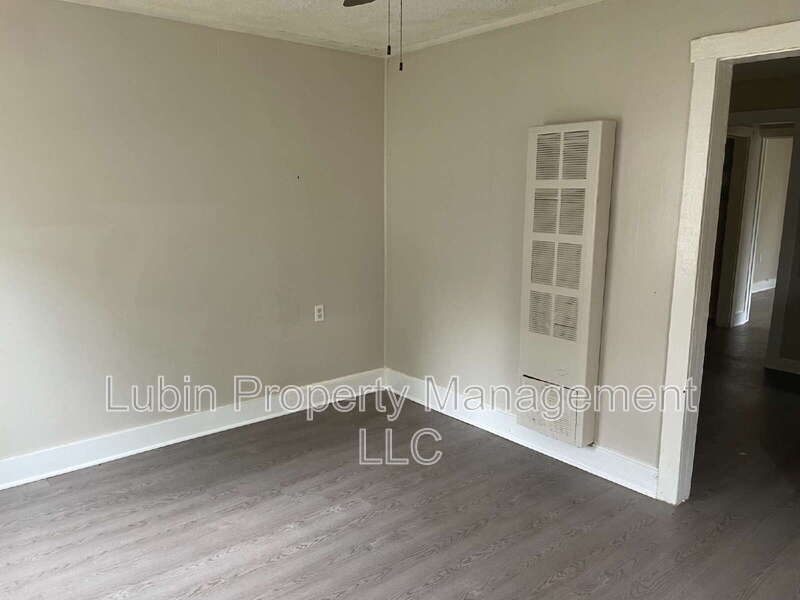 1575 Cella St – photo 2