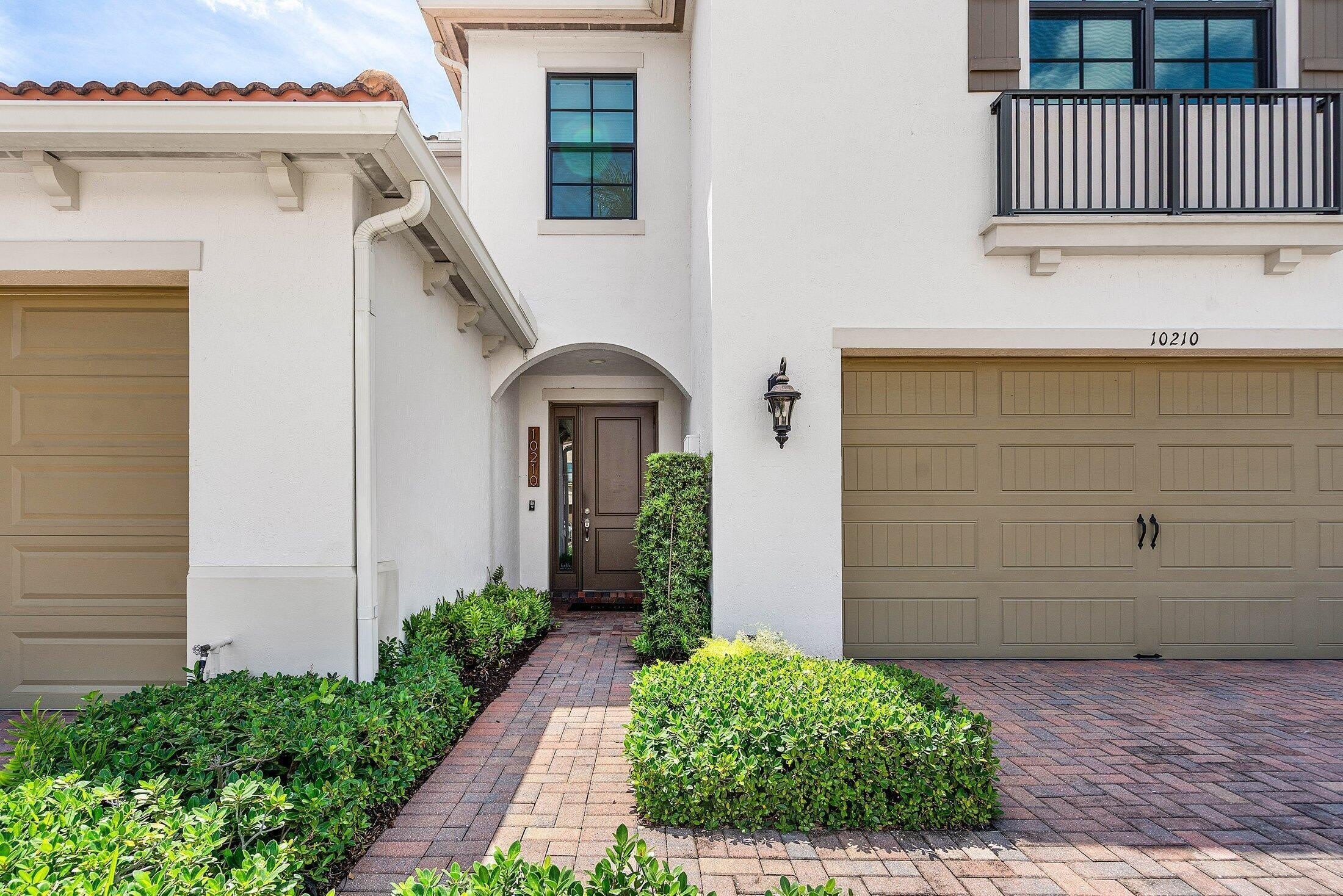 10210 Akenside Drive – photo 4