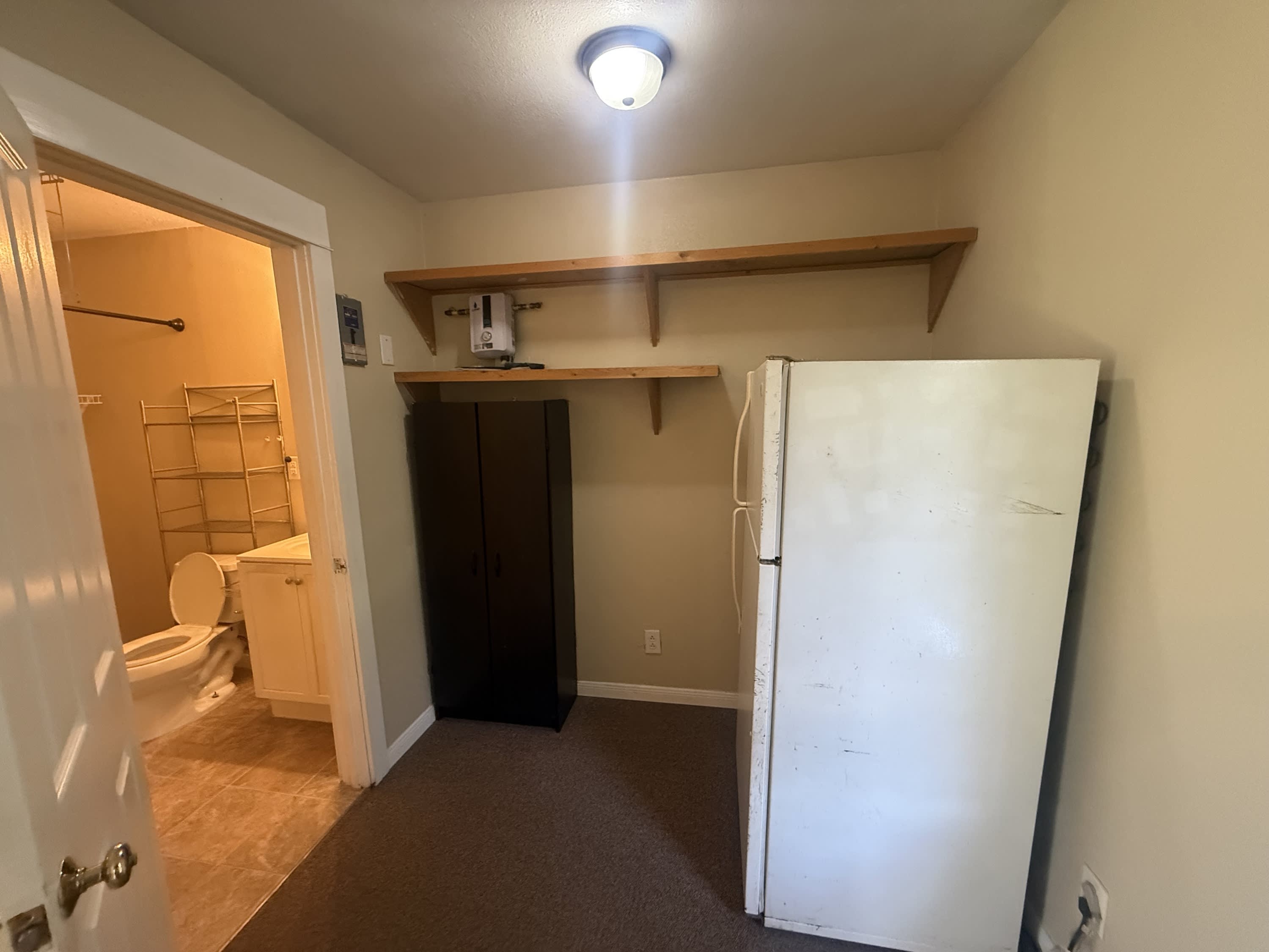 302 1/2 Burleson – photo 5