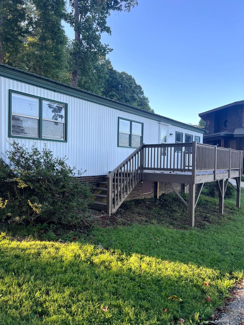 Lake Front Property For Rent – photo 2