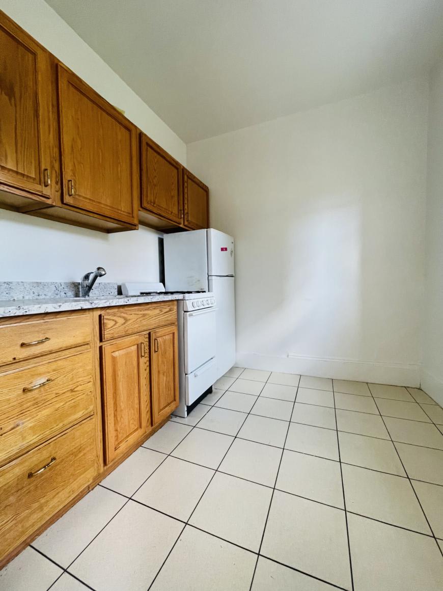 14 Palace Rd. – photo 2