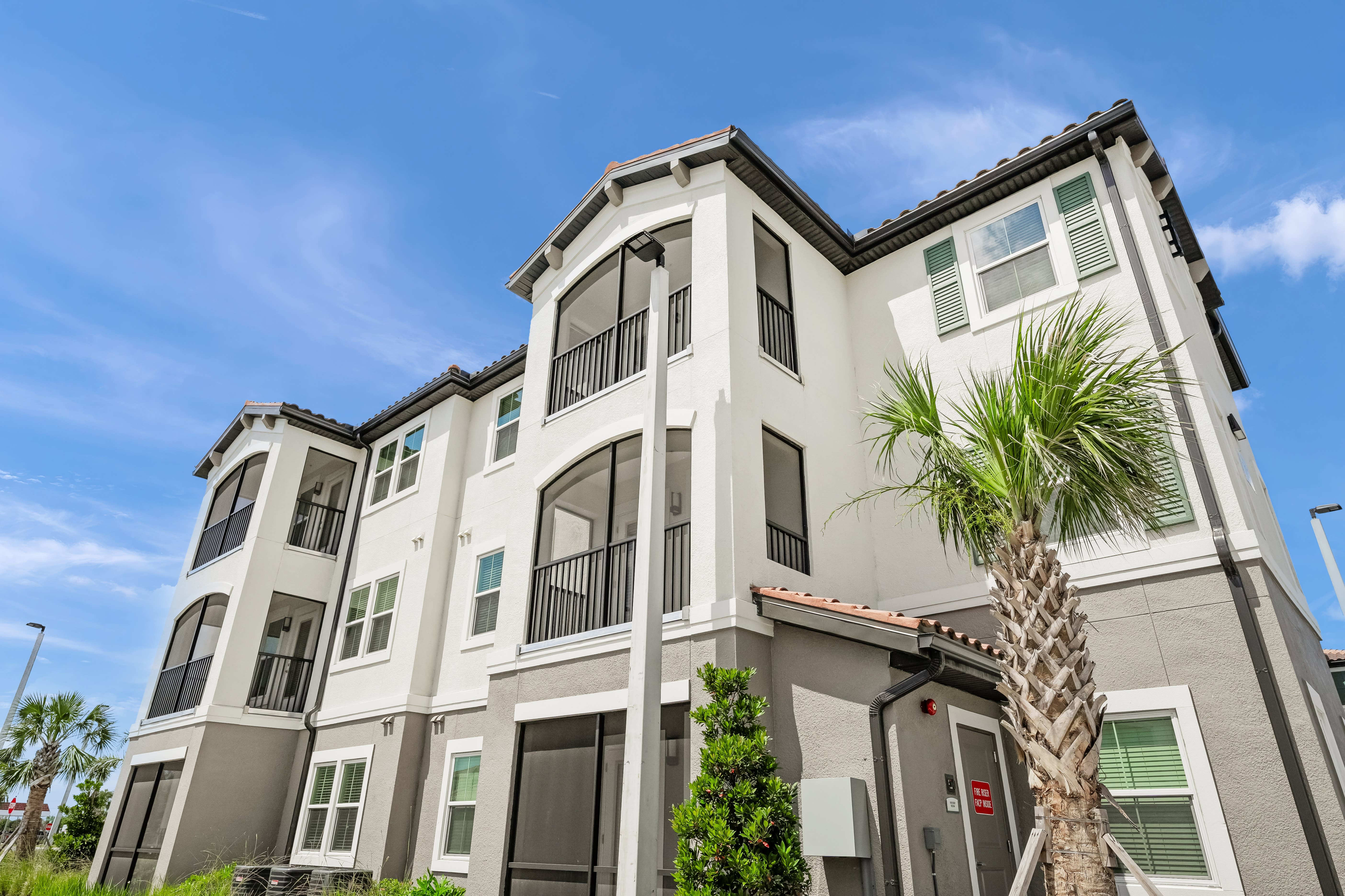 Revello Apartments – photo 4