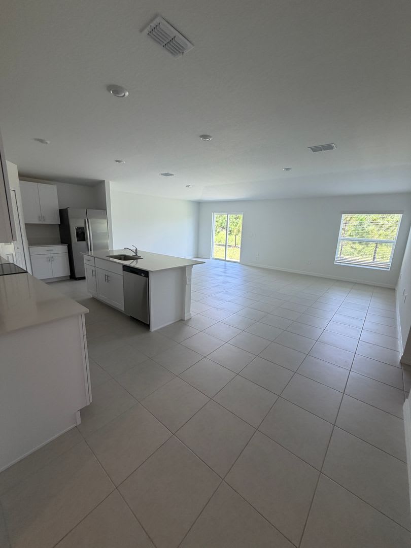 Brand new!!!! 4 Bedroom 3 Bathroom with Den!!! – photo 3