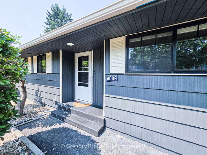 1715 Holbrook Ave – photo 3