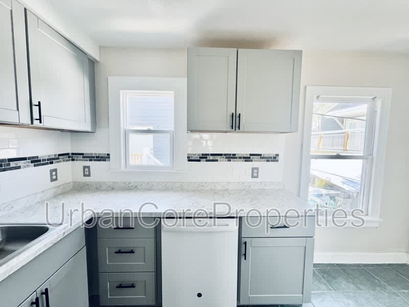 235 7th Ave N – photo 5