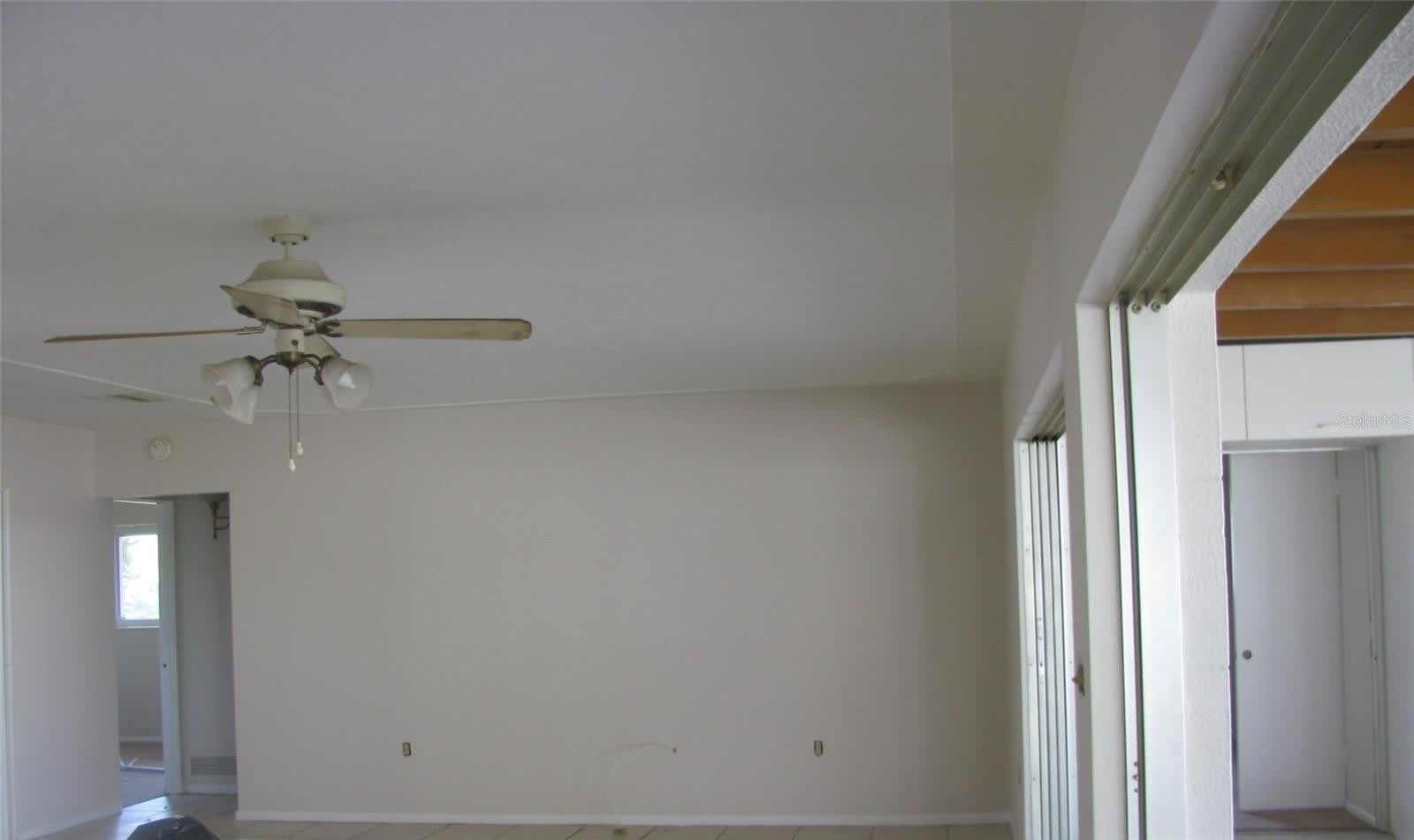 3041 Tyrone Lane – photo 3
