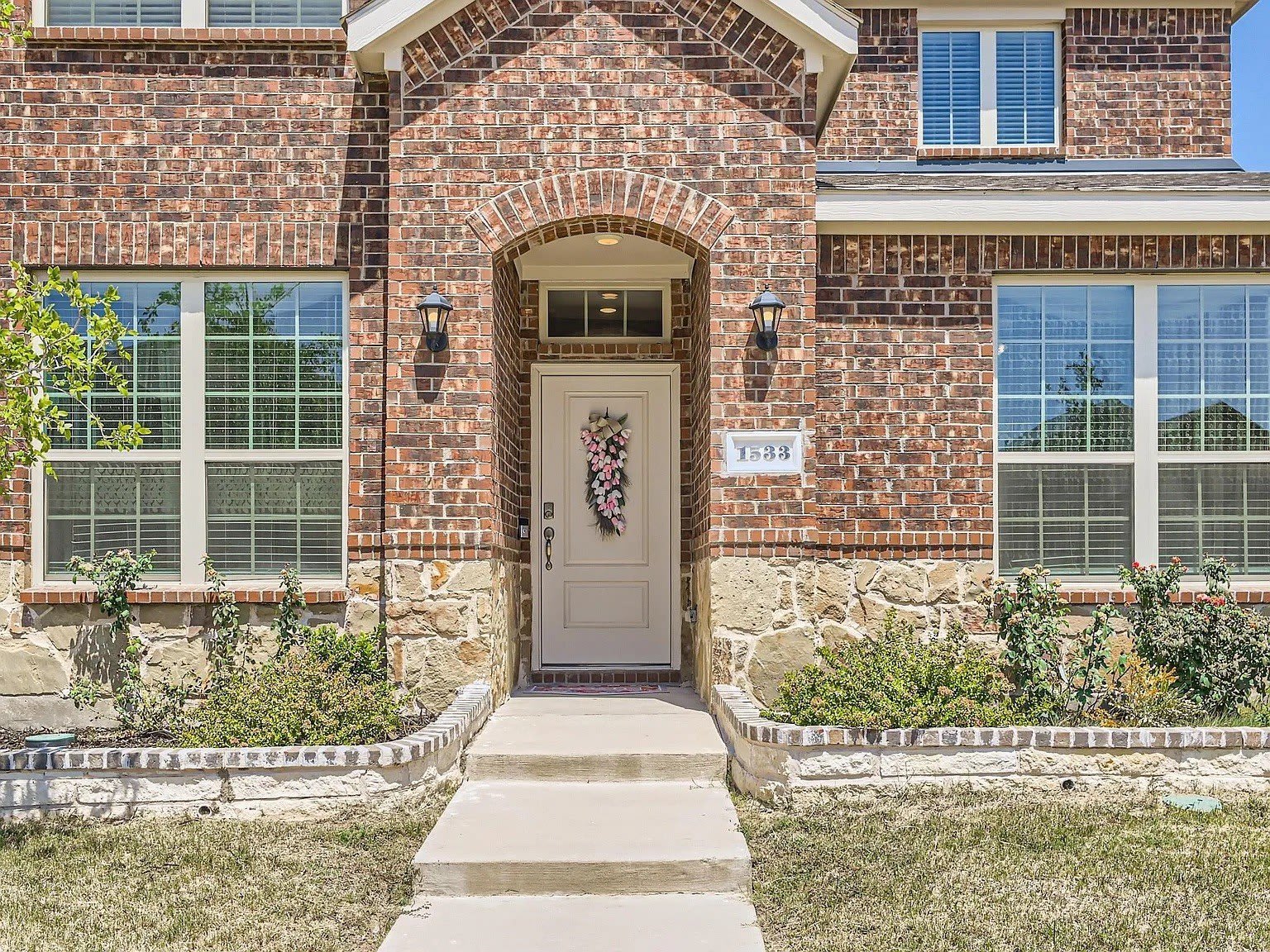 1533 Bennington Lane – photo 2