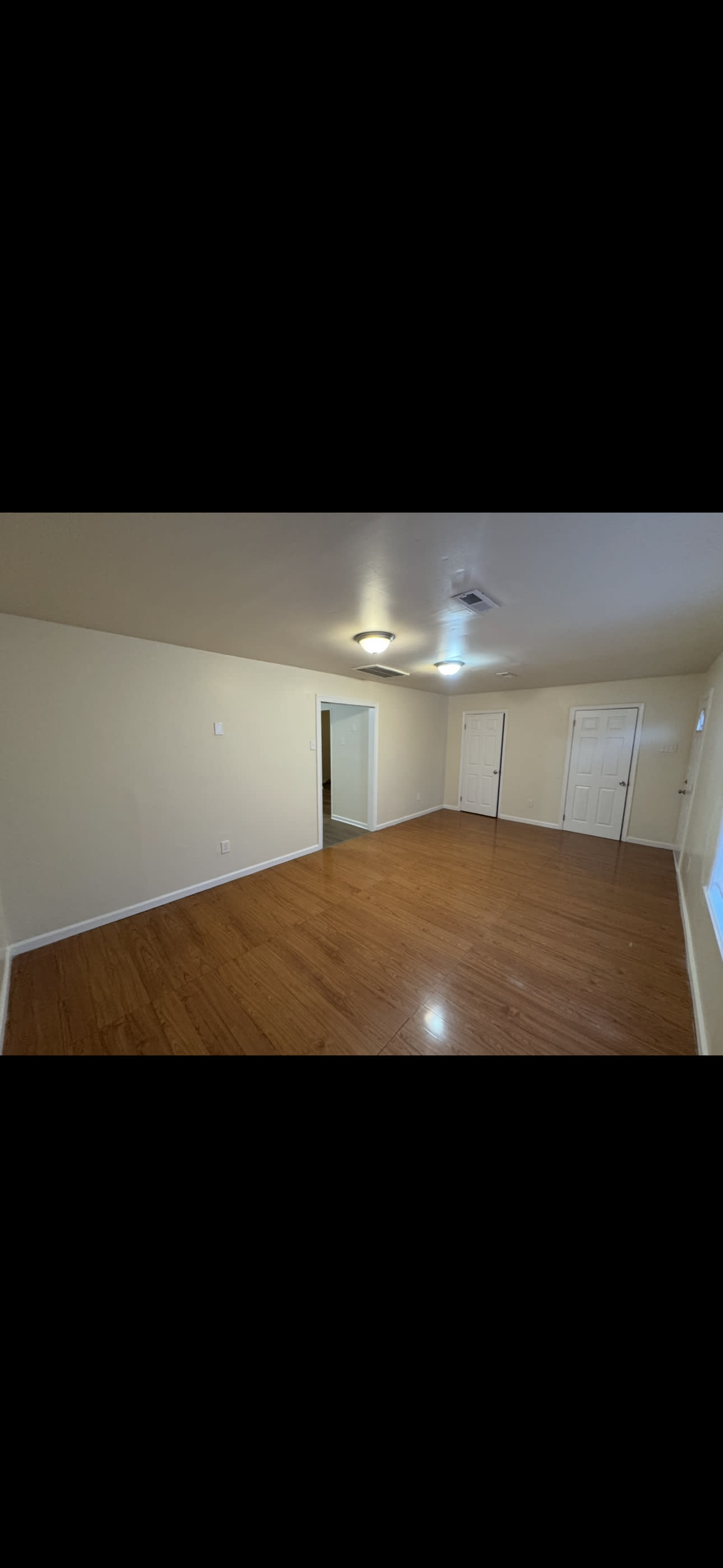 646 46th St – photo 1