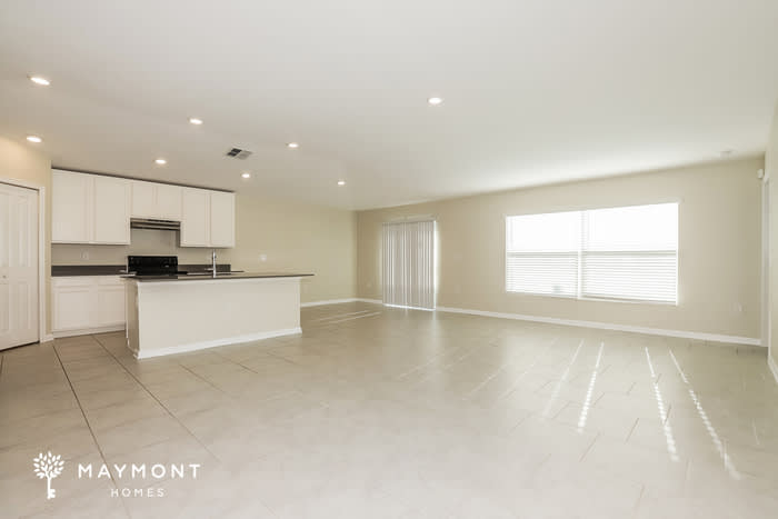 648 Eisenhower Street – photo 4