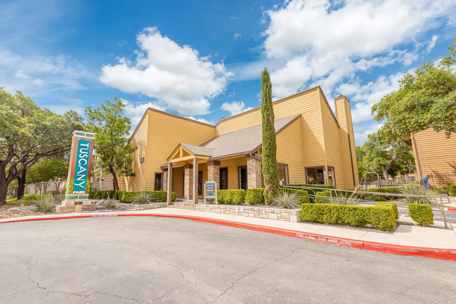 Tuscany Park Apartments – photo 2