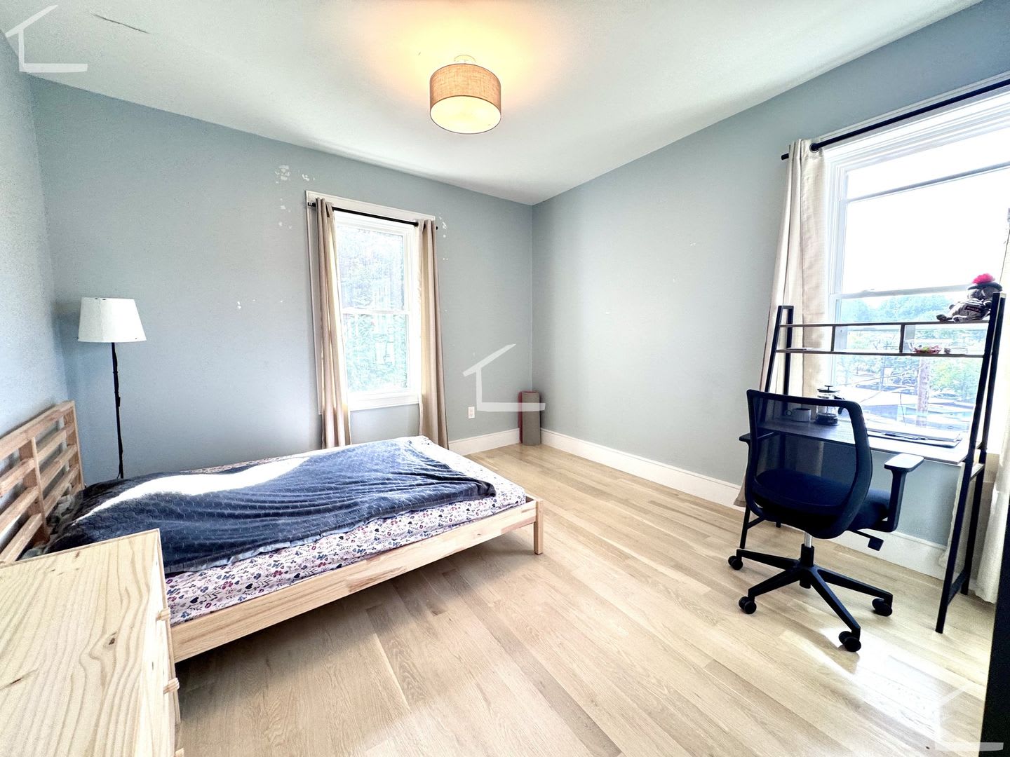 State Of The Art And No Fee Washington Square Luxury Sunny Xl Rooms 3 Baths Laundry In Unit Pet Negotiable – photo 2