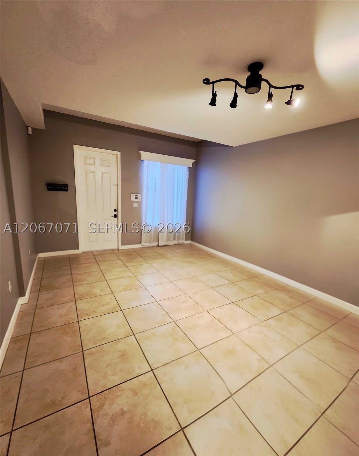 1067 NE 41st Pl – photo 2