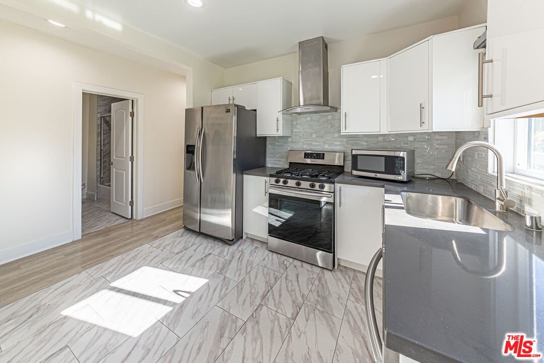 801 N Alexandria Ave – photo 1