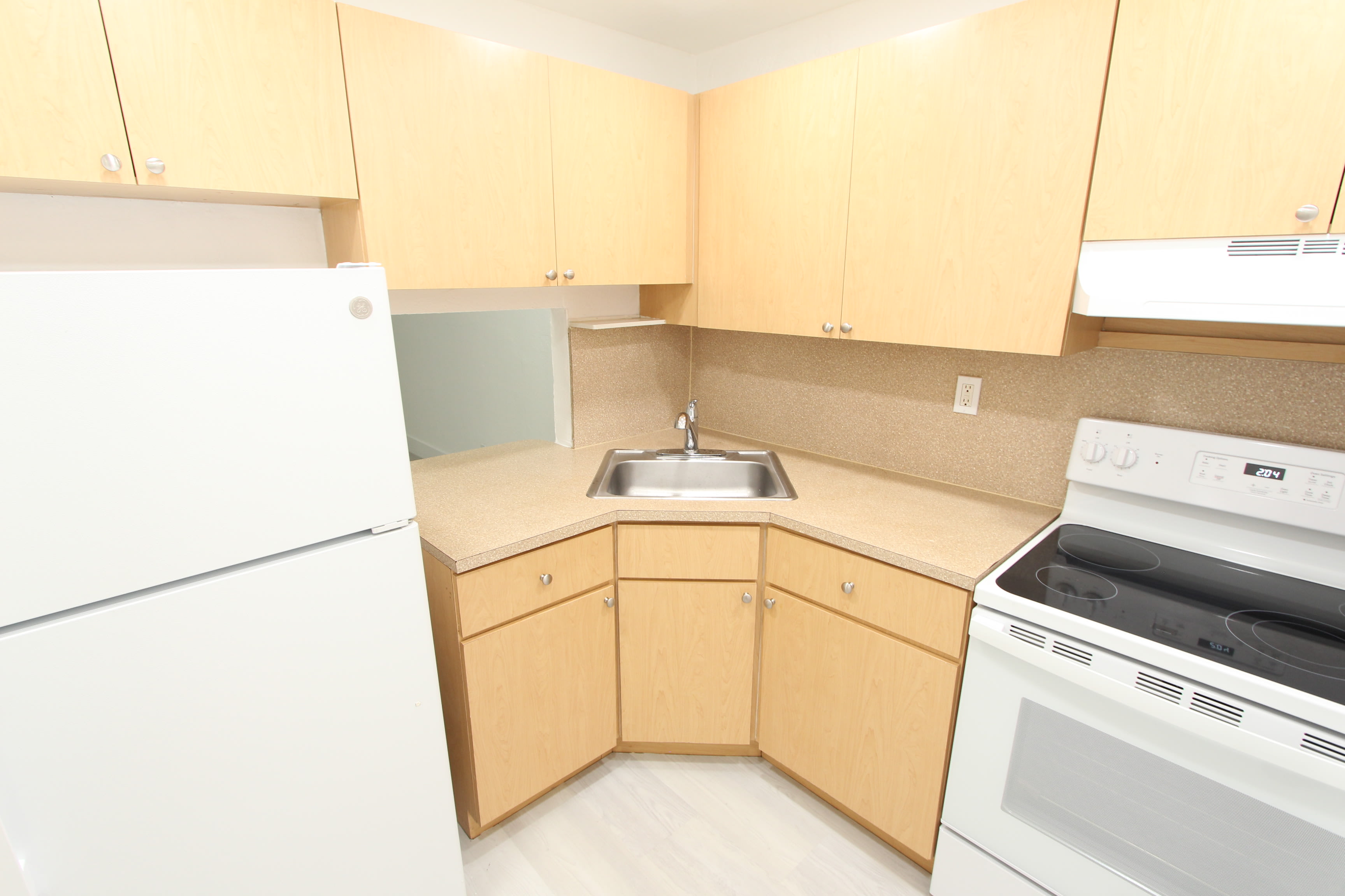 4550 NW 9th St – photo 5