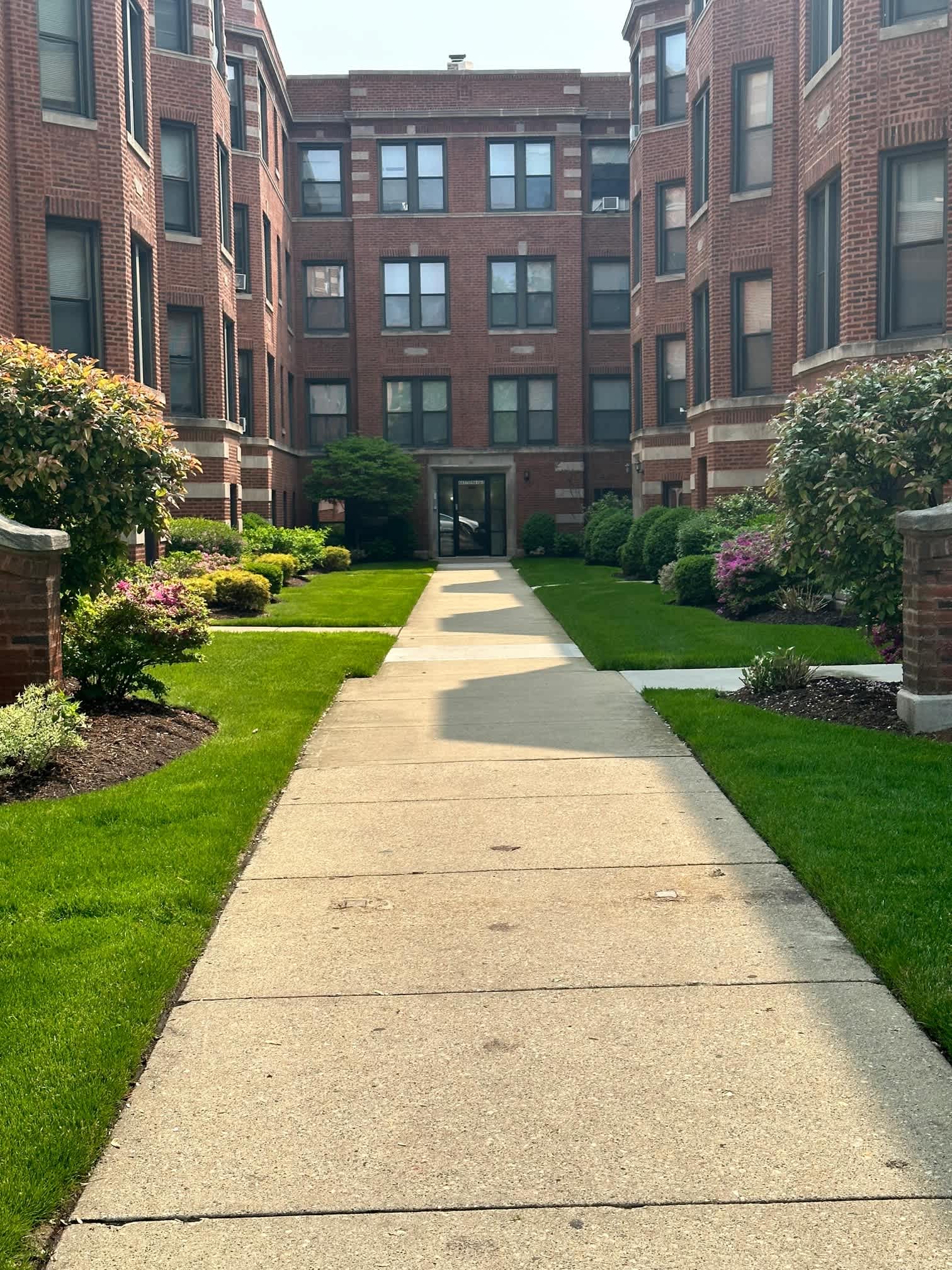 6859 S. Crandon Avenue, Unit 2 – photo 1