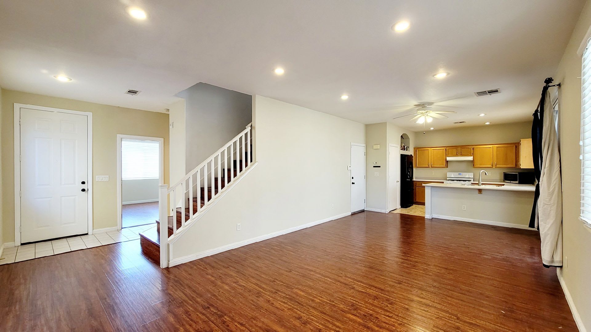 8344 Golden Cypress Ave 3 Bedrooms 2 5 Bathrooms 1957 Sqft – photo 4