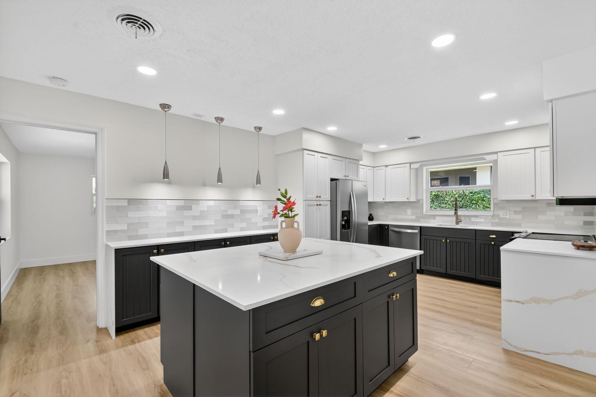 1221 Singer Drive – photo 3