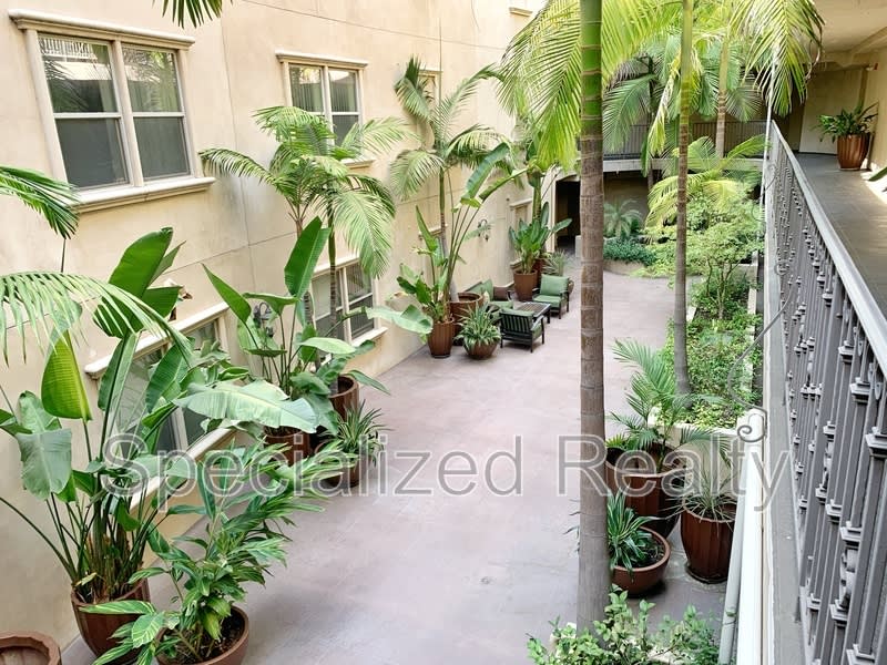 10921 Whipple Street – photo 3